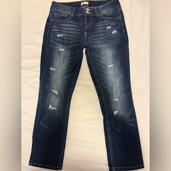 SO Junior’s Dark Distressed Low-Rise Cropped Jeans (NWOT) - Size 7 - Picture 1 of 7